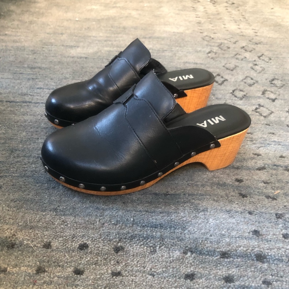 Lightly worn MIA black leather clogs. Women’s size 7
